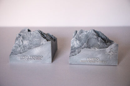 Cumbre 3D Ultrarealista de los 3000 del Pirineo – 7x7 cm - Imagen 2